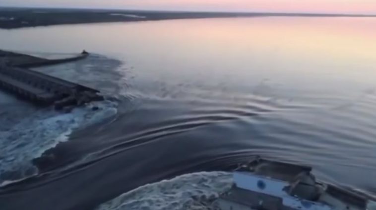 Разрушение Каховской ГЭС: что известно на данный момент
