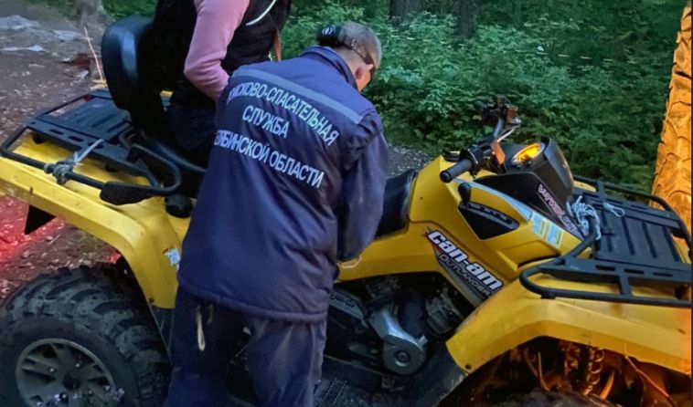 В таганайском парке помощь спасателей понадобилась девушке, которая упала при спуске с двуглавой сопки