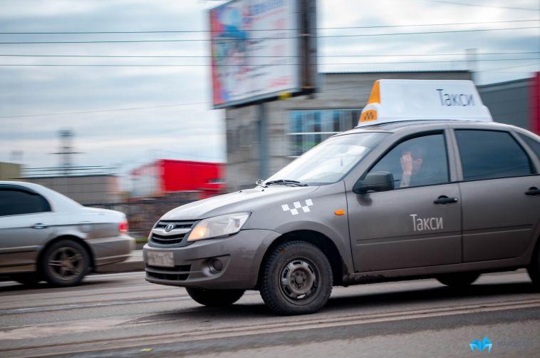 Пассажиров такси застрахуют