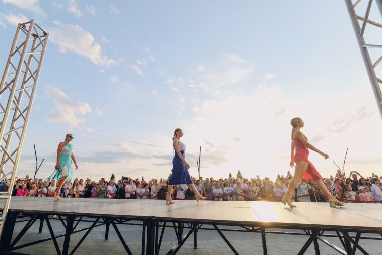 В Магнитогорске состоялся международный фестиваль моды и музыки «Половодье»