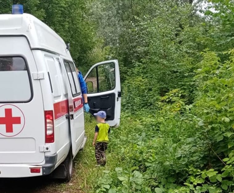 Магнитогорские спасатели помогли заблудившейся в лесу семье