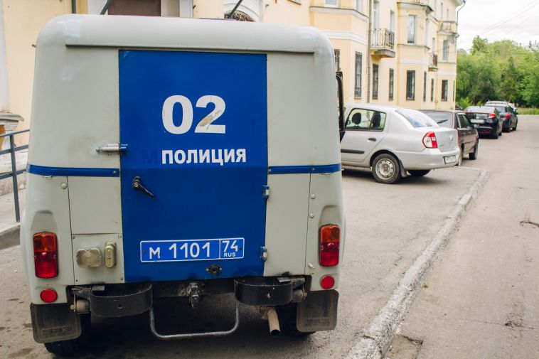 «Устроили разборки у подъезда»: жительница Магнитогорска пожаловалась на буйную компанию