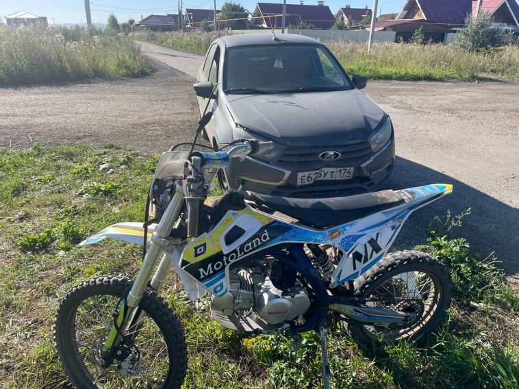 В Магнитогорске автомобилист сбил 13-летнего подростка на питбайке