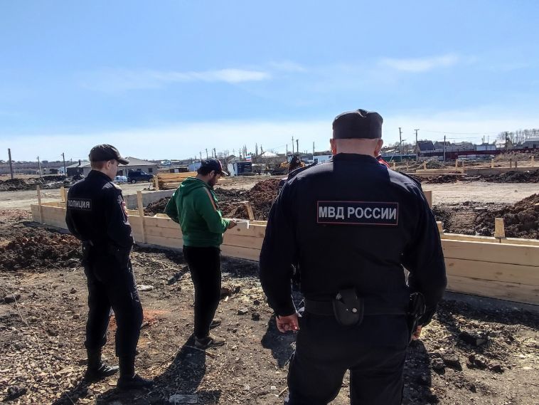 На Южном Урале сотрудники полиции задержали двух нарушителей-мигрантов