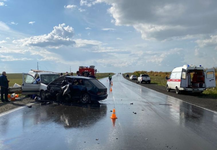 На южноуральской трассе в ДТП погибли три человека