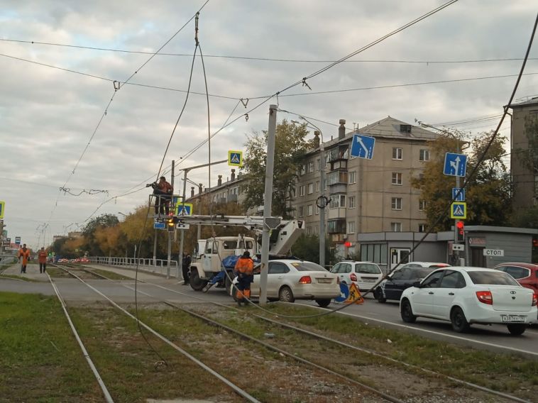 В Магнитогорске утром трамваи встали из повреждения контактных проводов