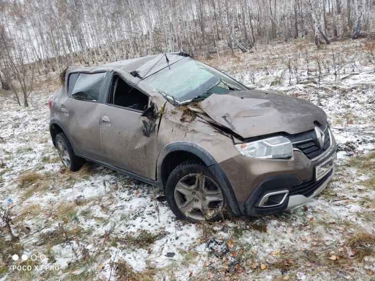 В Абзелиловском районе из-за непогоды машина вылетела в кювет