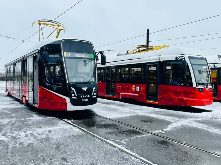 В Магнитогорск поступили два новых трамвая