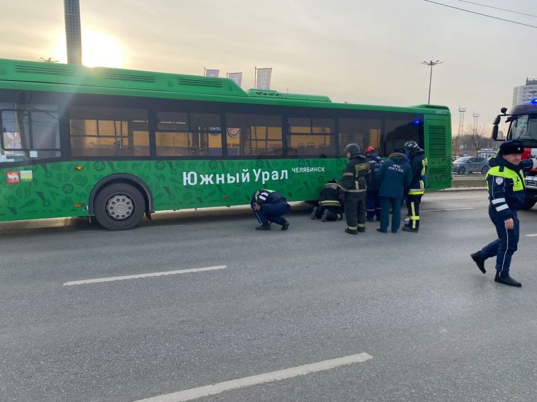 В Челябинске автобус насмерть сбил пешехода