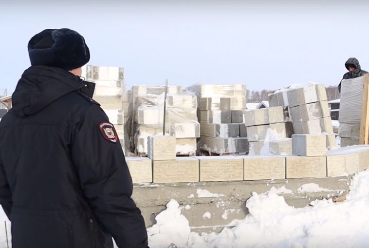 Полицейские выдворили за пределы страны 10 иностранцев