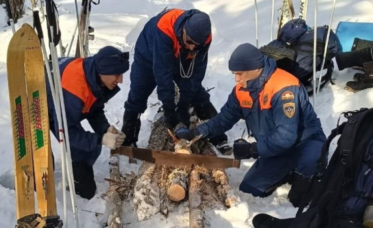 Спасатели несколько дней провели в горно-таежной местности на сборах