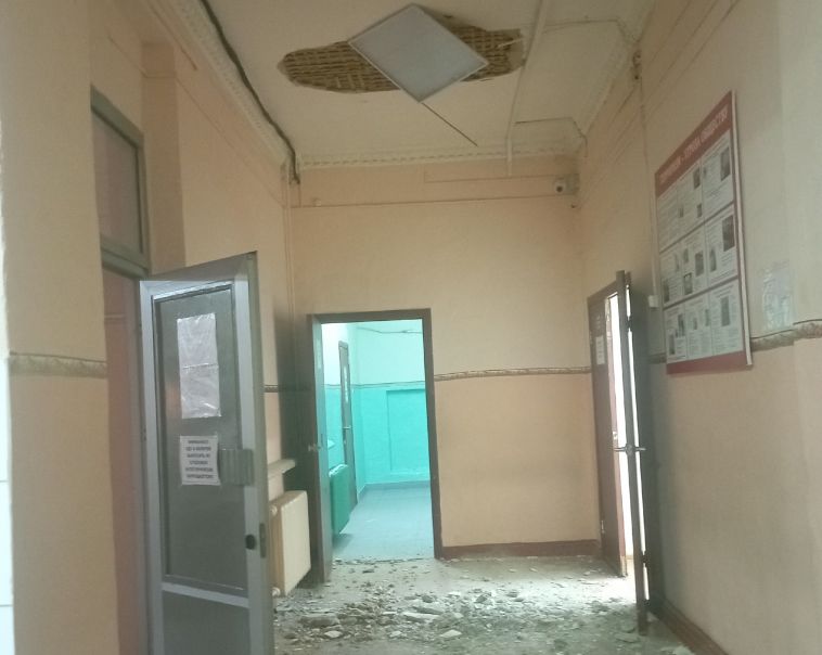 В школе в Челябинской области обрушился потолок