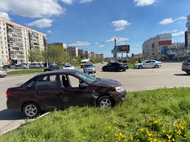 В Магнитогорске водитель не уступил дорогу и устроил ДТП