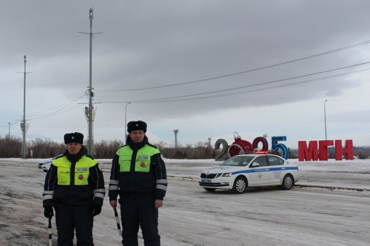 В Магнитогорске полицейские спасли замерзавшего в ночном лесу местного жителя