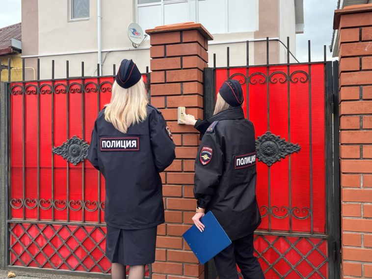 В Магнитогорске сотрудники полиции организовали рейдовое мероприятие и поквартирный обход семей, в которых проживают несовершеннолетние водители мотоциклов