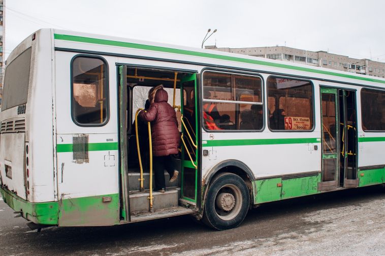 В Магнитогорске начали курсировать автобусы по садовым маршрутам