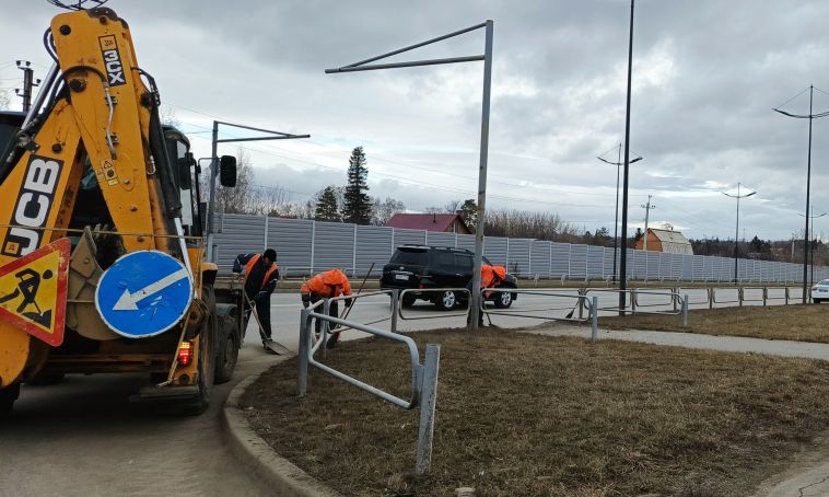 Сотрудники Госавтоинспекции проводят регулярные рейды по недопущению фактов загрязнения проезжей части строительной техникой в районе ул. Притяжения