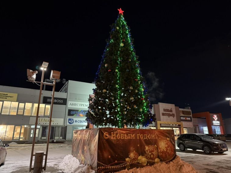 В преддверии Нового года город становится ярче и красивее