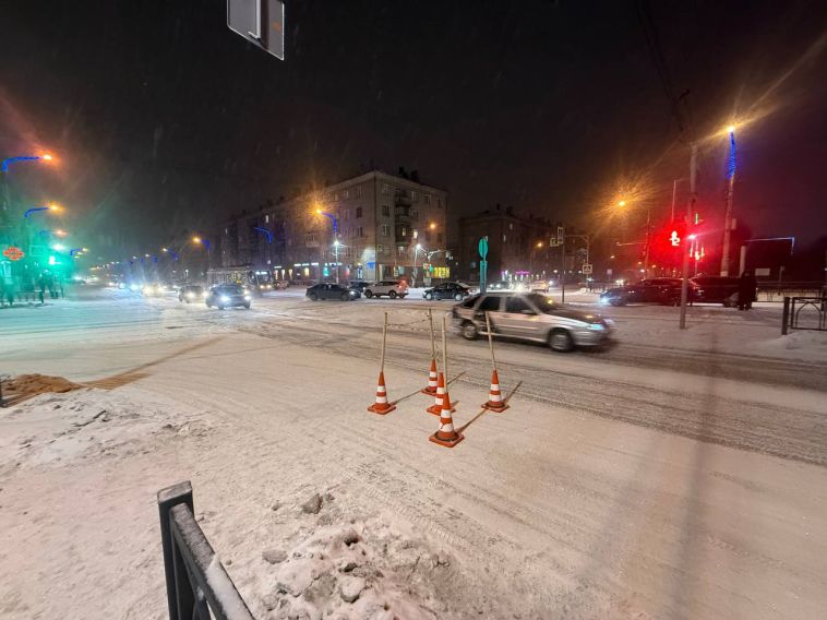 Зарегистрировано ДТП с участием 15-летней девочки, перебегавшей проезжую часть на запрещающий сигнал светофора