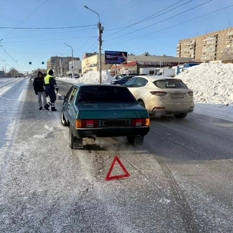 В Магнитогорске пенсионерка попала под колёса автомобиля