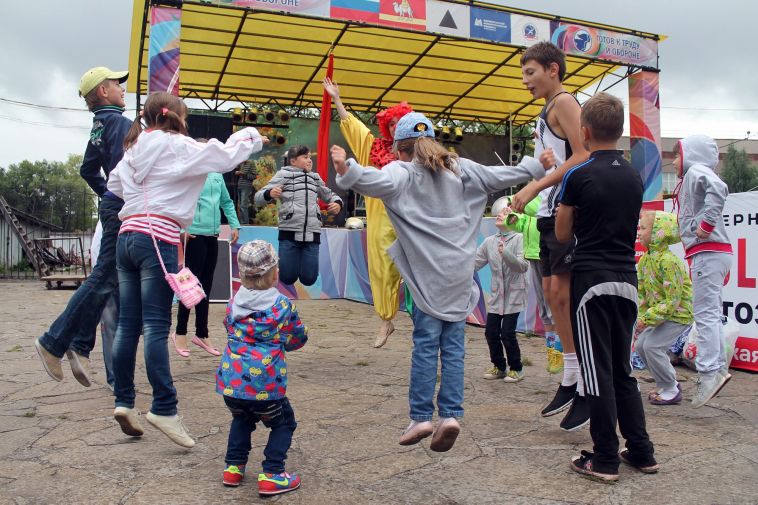 Координация работы по выявлению семей и детей, находящихся в социально опасном положении и трудной жизненной ситуации - одно из основных направлений городской комиссии по делам несовершеннолетних и защите их прав