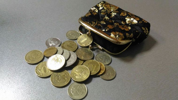 2 миллиона 800 тысяч рублей перевела жительница города мошенникам