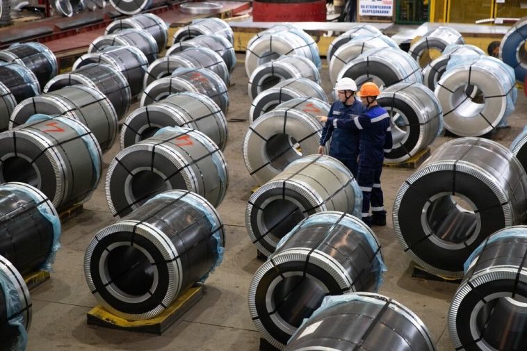 МагМеталлПак освоил новые технологии защиты продукции комбината