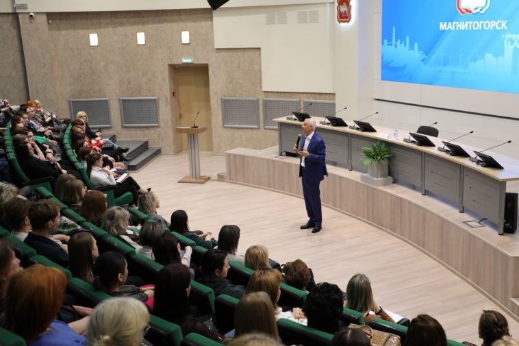 Глава Магнитогорска провёл очередную встречу с жителями