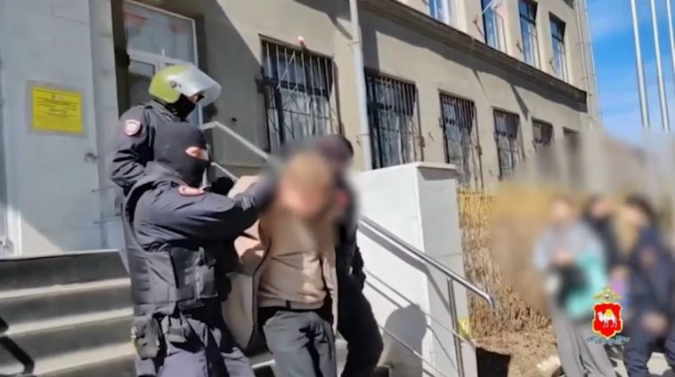 В Магнитогорском педколледже провели жёсткое задержание руководства