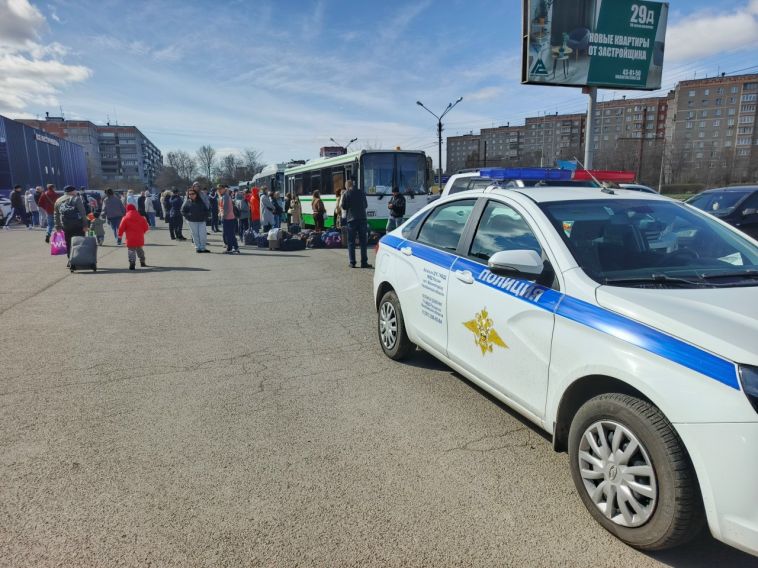 Госавтоинспекция разъясняет порядок действий при приближении организованной колонны автобусов в сопровождении автомобилей ДПС