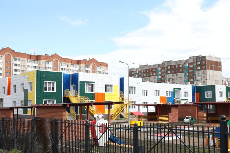 Глава города Сергей Бердников посетил новый детский сад в 144-м микрорайоне Магнитогорска и оценил завершающую стадию строительства