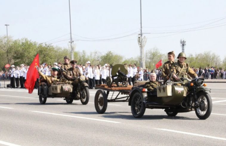 В Магнитогорске прошёл Парад Победы и торжественное мероприятие у памятника «Тыл — фронту» в честь 81-й годовщины Победы