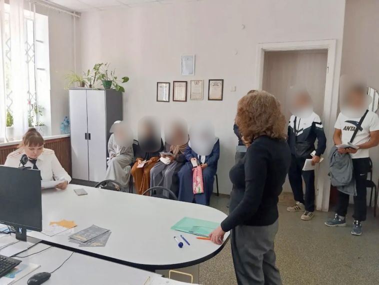 Центром социокультурной адаптации совместно с отделами по вопросам миграции «Орджоникидзевский», «Правобережный» и «Ленинский» были организованы круглые столы — полезная площадка для диалога и поддержки иностранных граждан