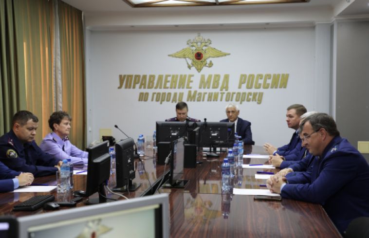 Сегодня в режиме видеоконференции состоялось представление нового начальника Управления МВД России по Магнитогорску — полковника полиции Анатолия Ивановича Тульского