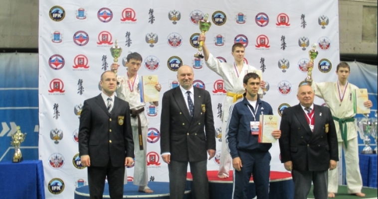 Сразу два представителя Магнитогорска стали серебряными призёрами первенств России по каратэ киокусинкай