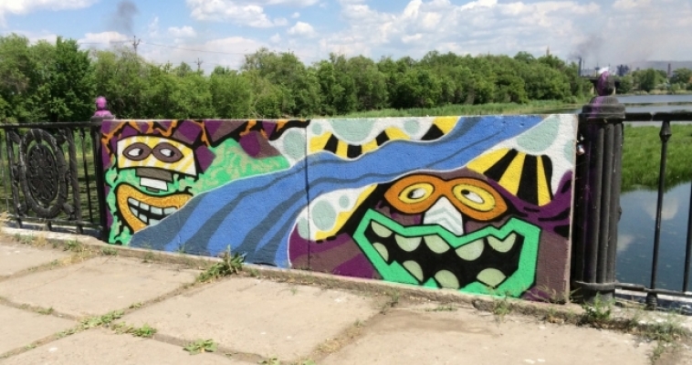 С любовью из Австрии. Художники украсили не только фасад дома