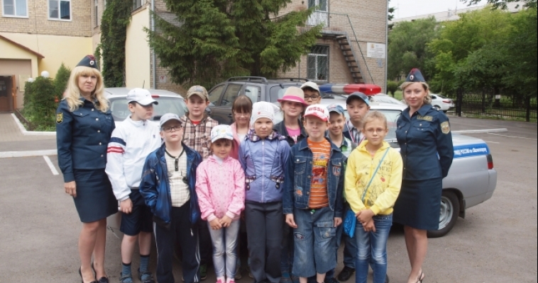 В гости к детям с ограниченными возможностями здоровья приехали полицейские