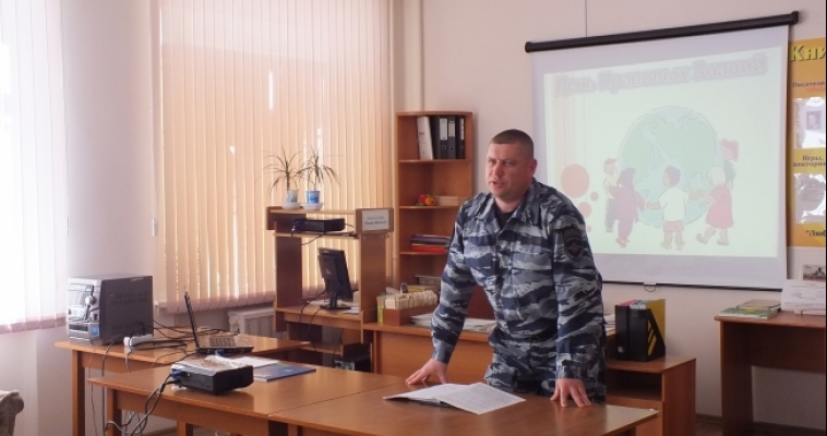 Майор полиции рассказал детям, что такое правонарушение и преступление