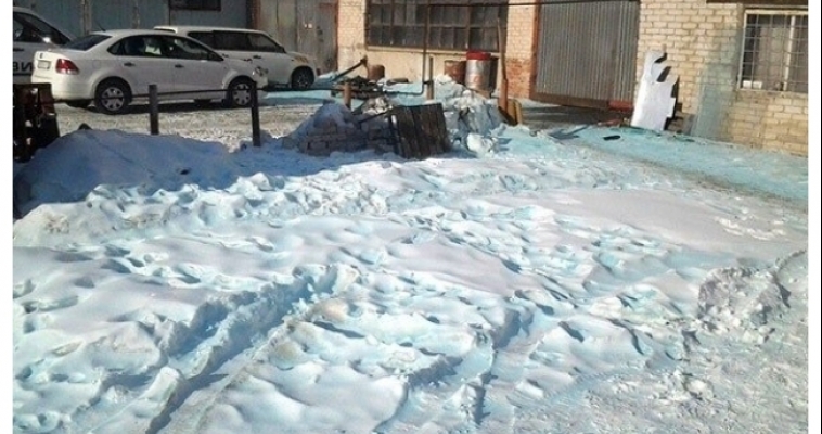 Стала известна причина голубого снега в Челябинске
