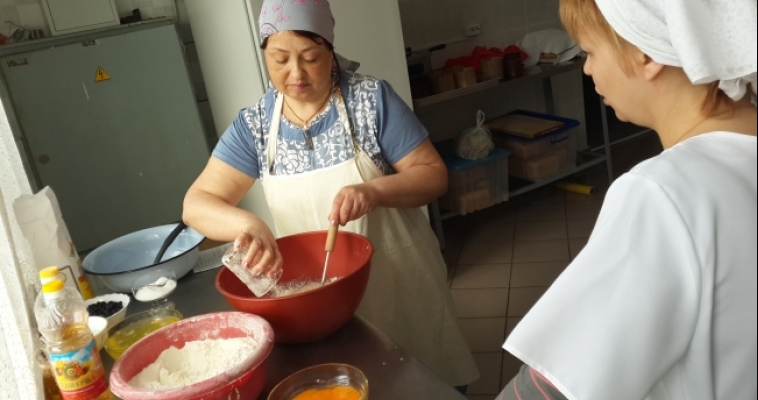 Печь куличи на Пасху планируют лишь 27 процентов россиян