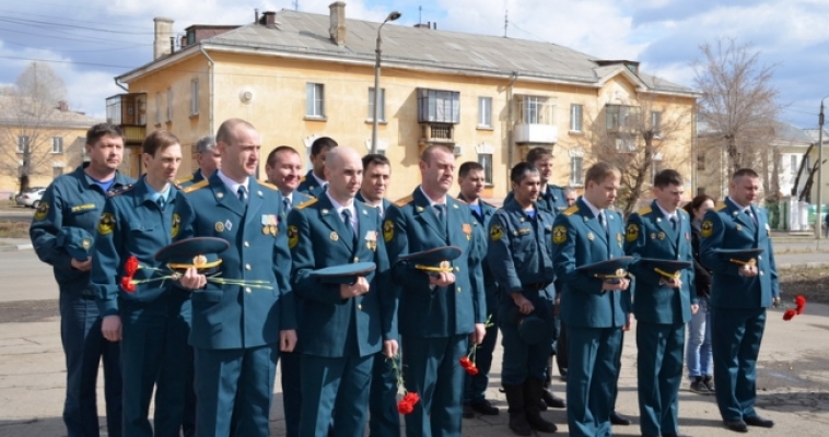 Магнитогорские пожарные вспомнили о погибших коллегах в День памяти 