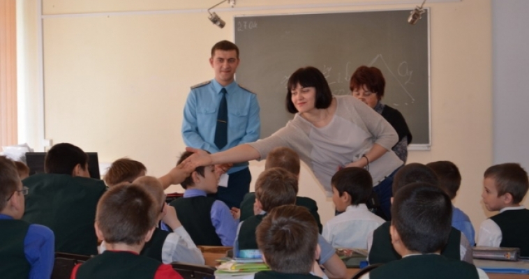 В Магнитогорске сотрудники МЧС провели несколько открытых уроков