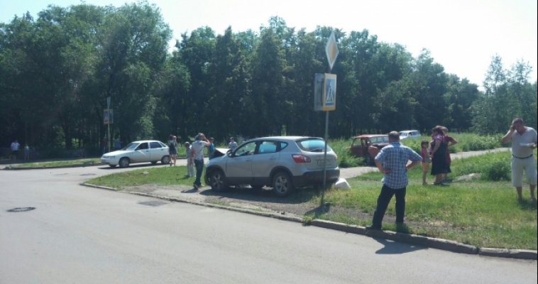 Злополучный магнитогорский перекрёсток вновь стал местом ДТП