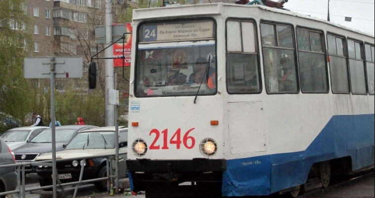 По улице Труда перекрыли движение трамваев