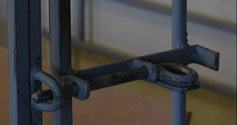 Осуждённые в Магнитогорске сидят в камерах с плесенью