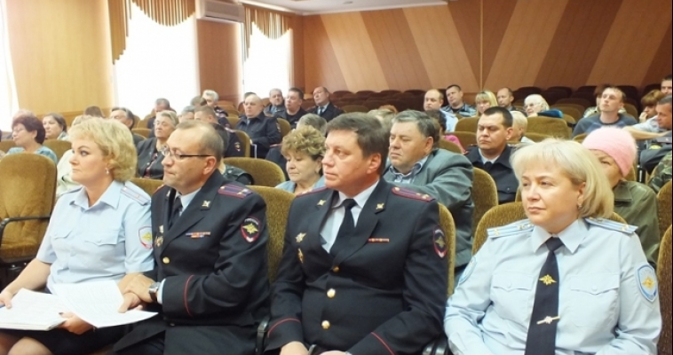 Руководство УМВД Магнитогорска встретилось с семьями погибших полицейских