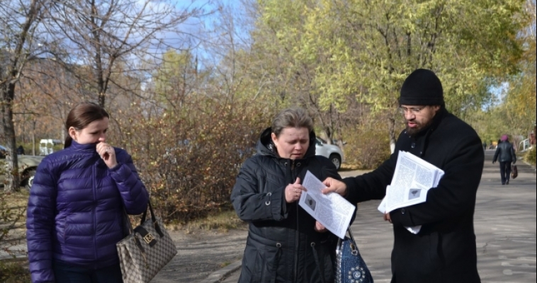 Миссионеры пошли в массы: в эти выходные горожанам раздали листовки от Церкви