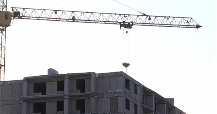 На стройплощадке в Нижнем Тагиле кран задавил магнитогорца