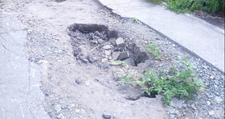 В Магнитогорске не успели доделать ямочный ремонт