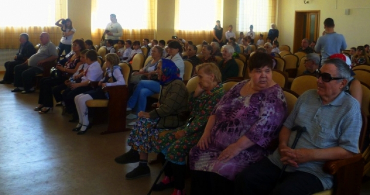 Подарите новогоднюю радость одиноким старикам